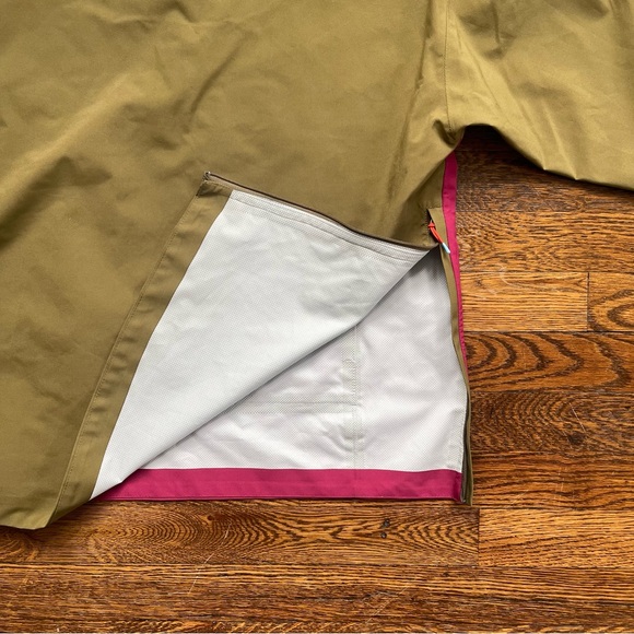 Cotopaxi Women’s Cielo Rain Anorak Jacket in Oak - Picture 11 of 12